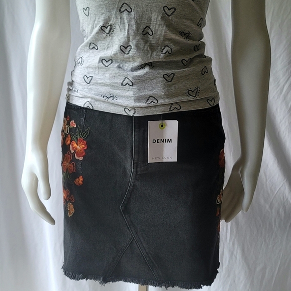 NWT New Look Black Embroidered Denim Mini Skirt Size 4 - Picture 8 of 13